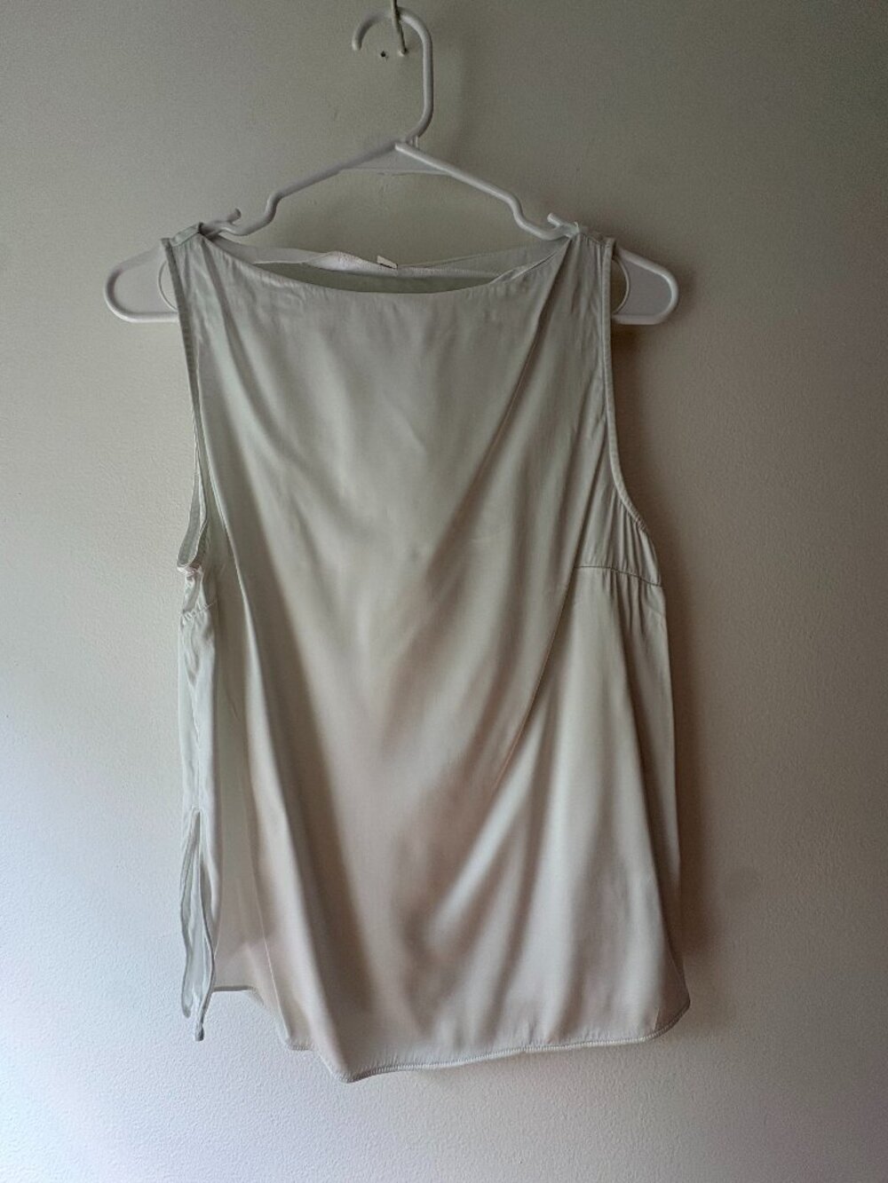Banana Republic White Draped Rayon Viscose Tank Top Side Slit Size M